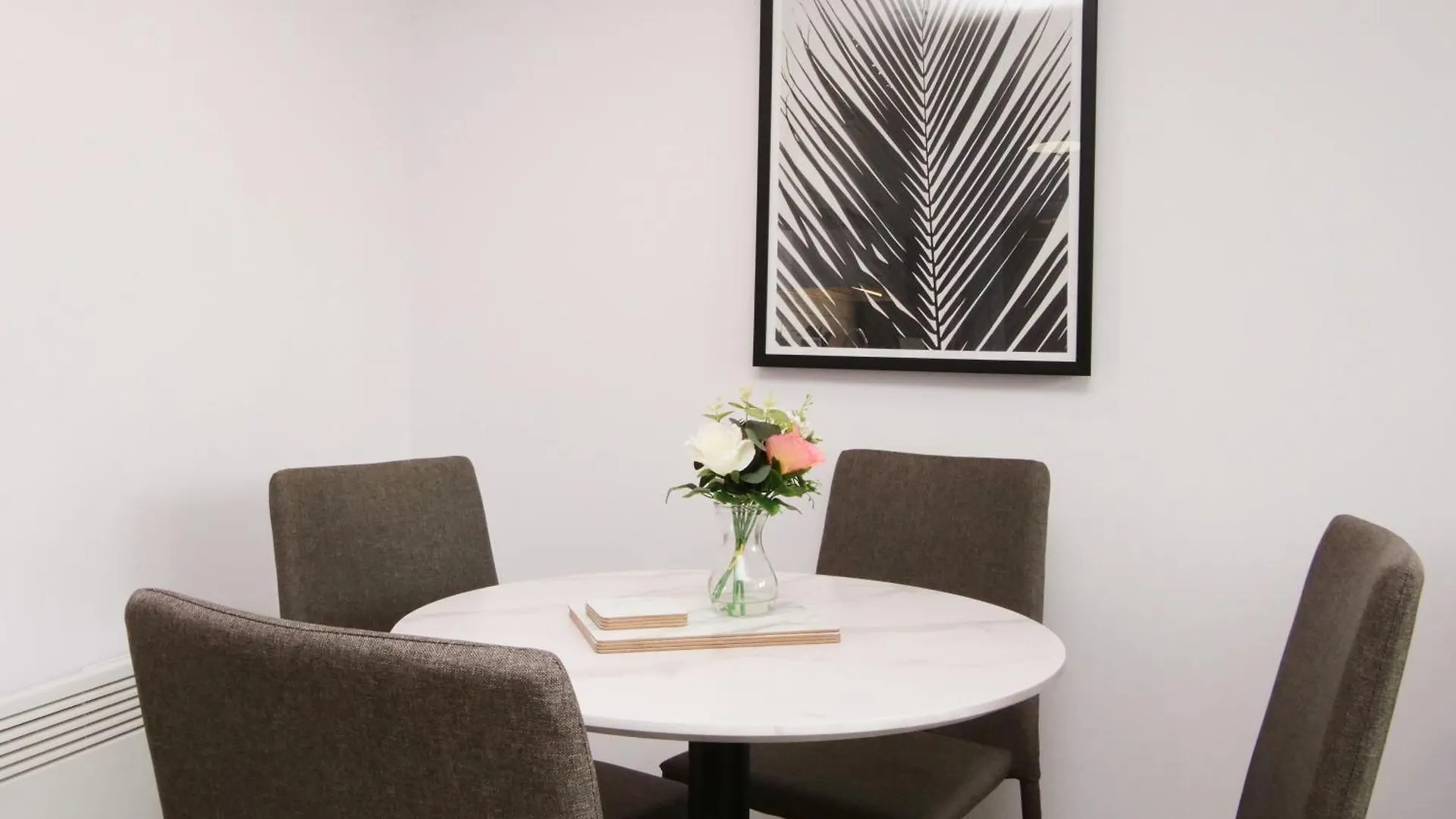 Apartment 46 Luna With Free Parking York